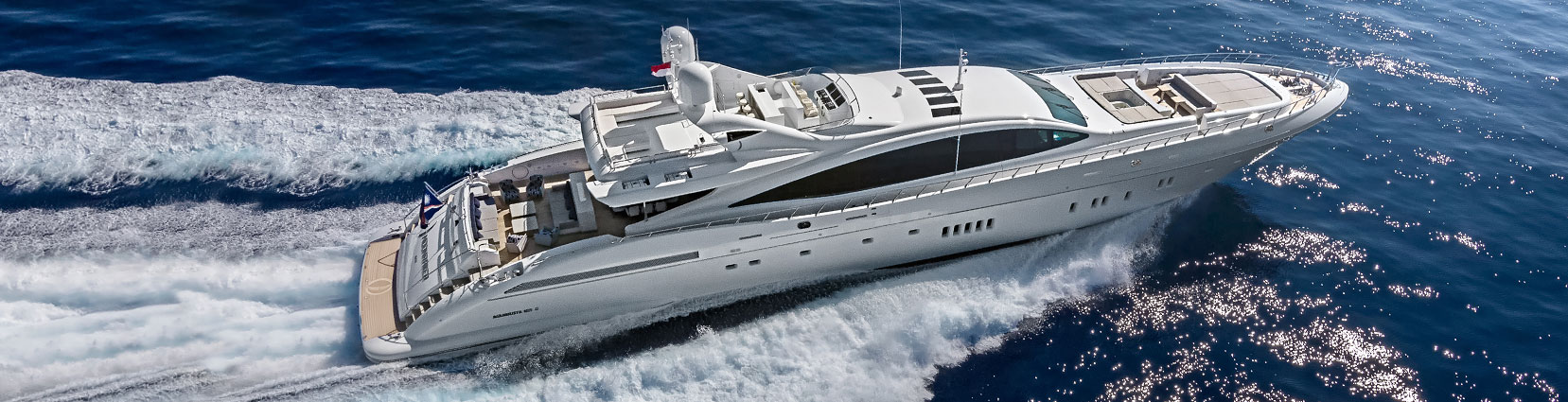 Bei der italienischen Werft Overmarine entstehen einige der schönsten Yachten der Welt. Ihr Antrieb: MTU-Motoren - exklusiv.