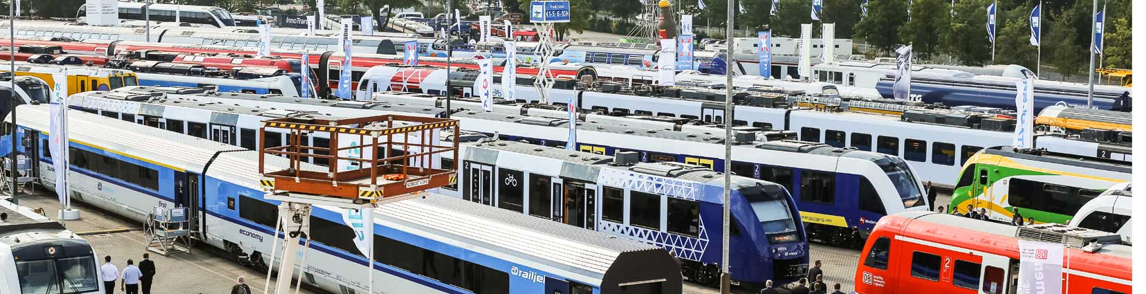 Nicht nur auf dem MTU-Messestand sind MTU-Motoren zu sehen, auch in vielen Lokomotiven und Triebwagen auf dem Außengelände.