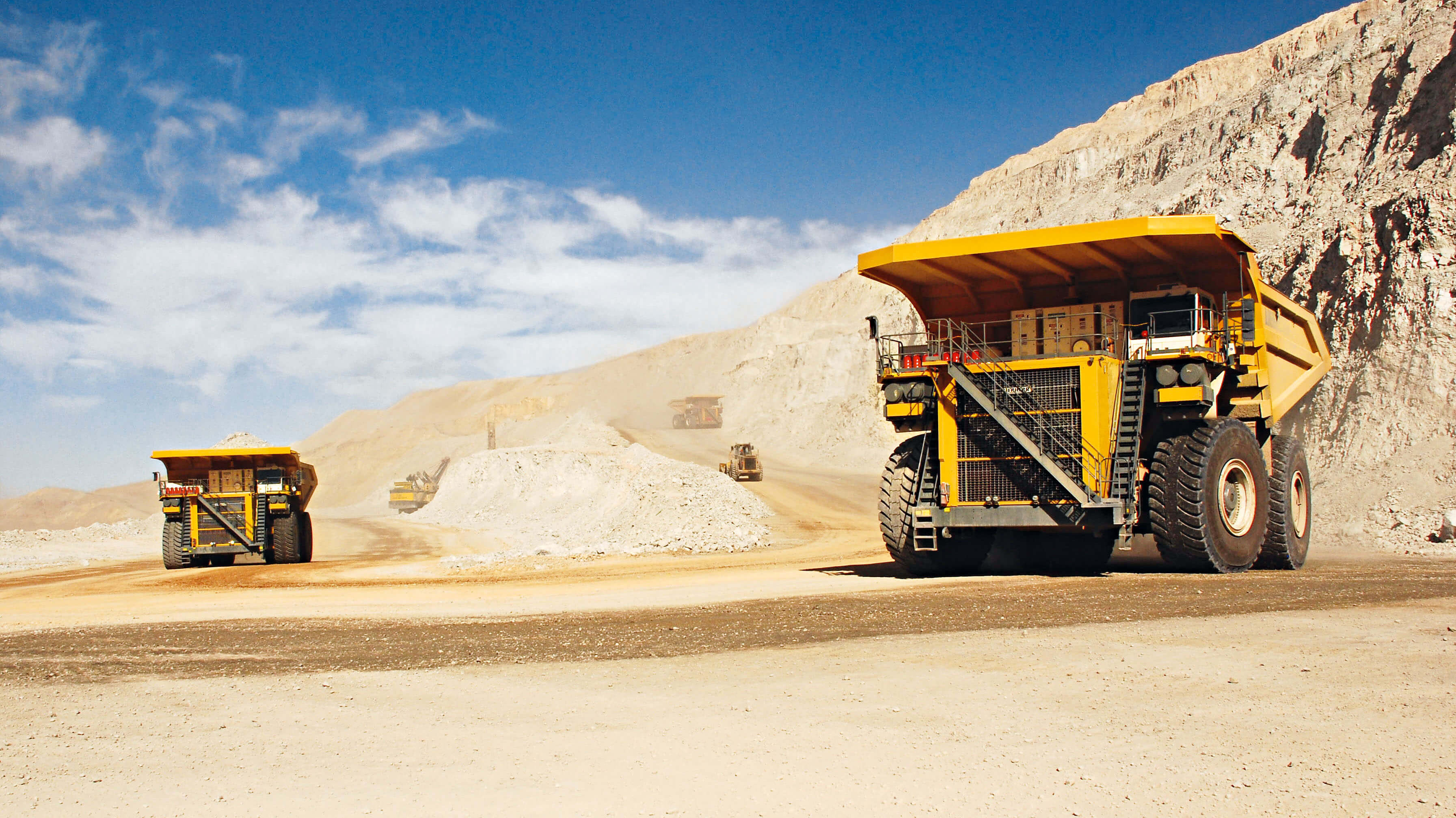01A_MTU_mining-dumper-truck.jpg
