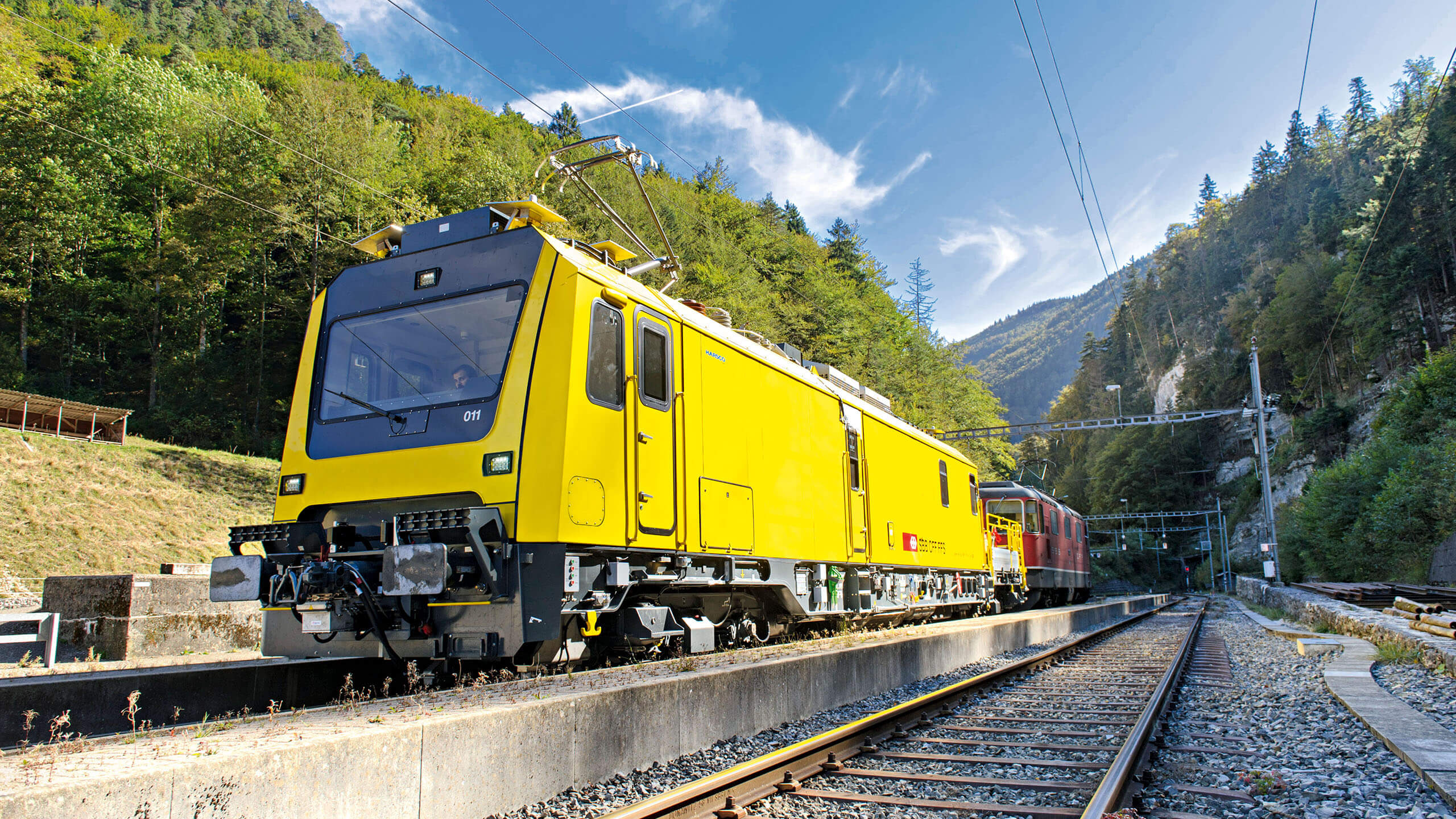 01B_MTU_railway-vehicles_yellow-rail.jpg