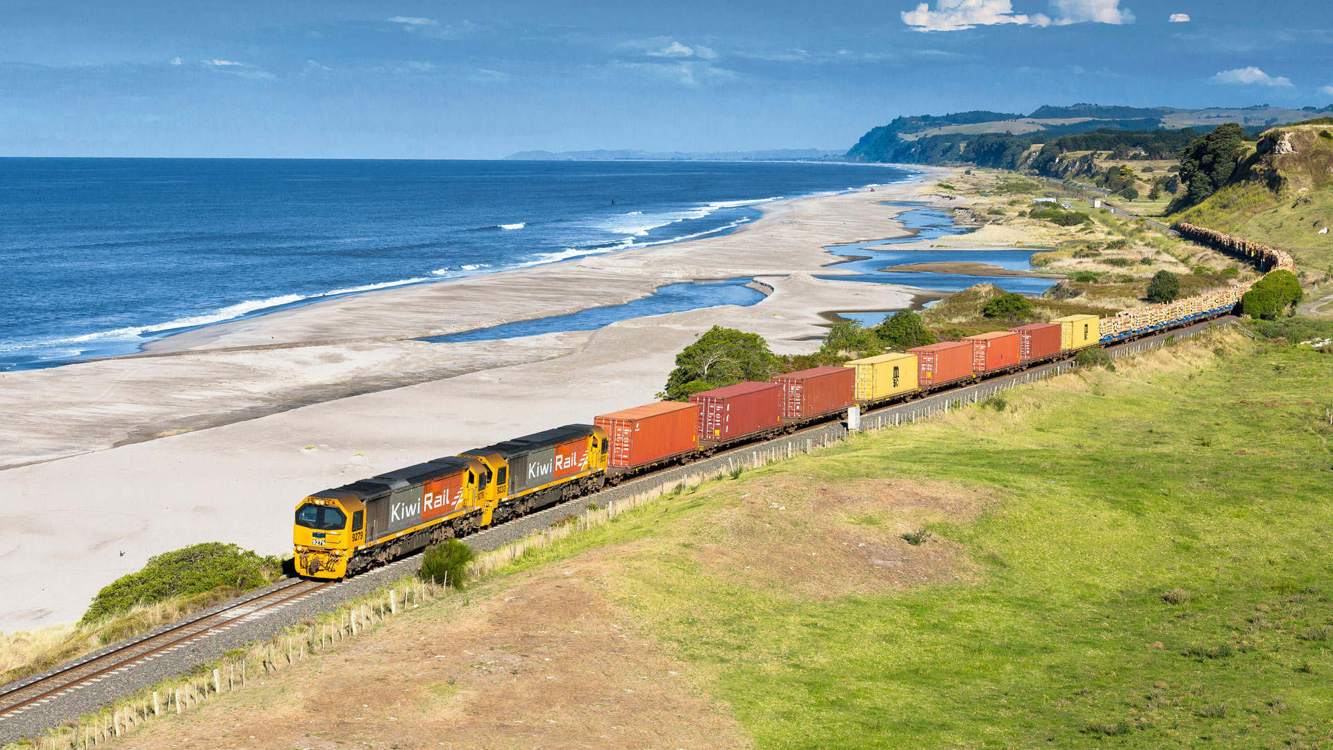 Kiwi-Rail_DL-Class_Bay-of-Plenty_mtu_2020verl_1920x1080px.jpg