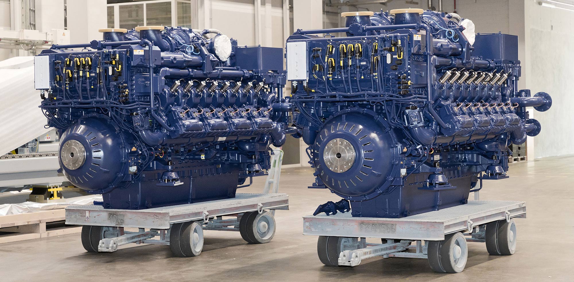 Two mtu 16V4000M55RN gas engines power the world's first hybrid tug. 