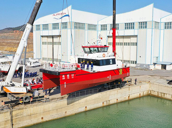 The vessels were built by the shipyard Aurora (Dalian) Yachts Co. One 20m vessel can accommodate up to 12 engineers. 